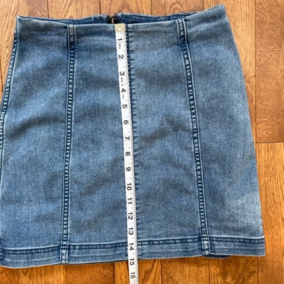 FREE PEOPLE Modern Femme Denim Mini Skirt Sz 4 - Picture 3 of 5